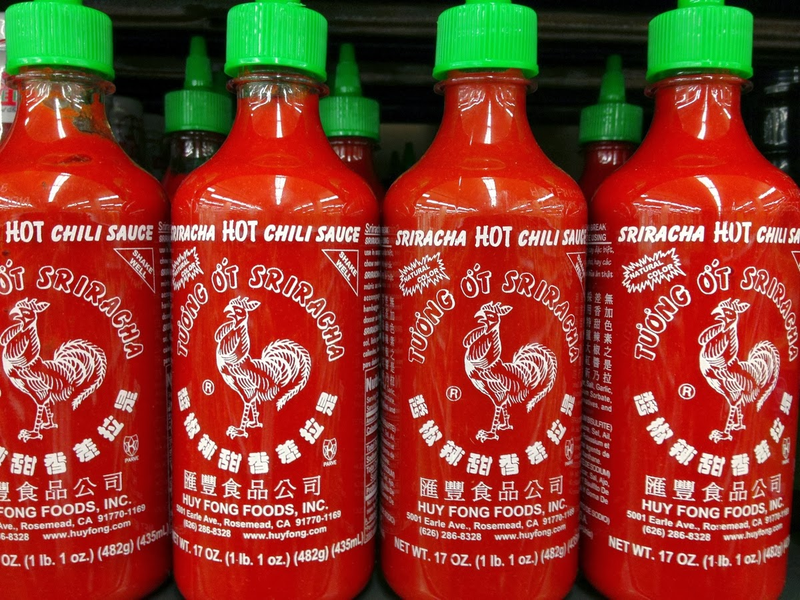 Illustration for article titled Gooooooooood goooooooooooood. I got my mom addicted to Sriracha.